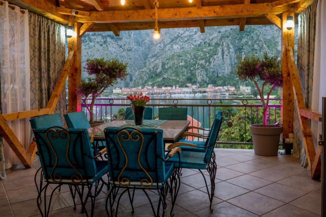 Villa Sun Castle Cattaro Esterno foto
